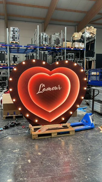 Handmade LED Heart ‘Moulin Rouge’ – Ref 224* | 2.3 x 1.95 m