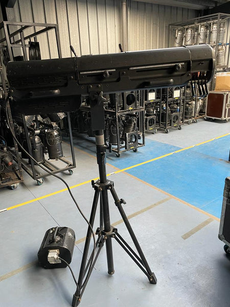 DTS PHARUS 1500 Followspot with Support & Flightcase – Pro