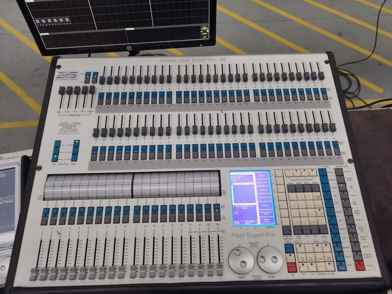 Avolites Pearl Expert Pro with Touch Wing & Monitor Bundle