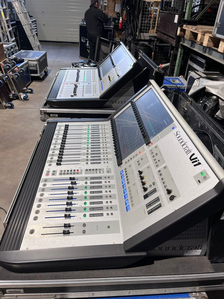 Soundcraft Vi1 Digital Mixing Console with ProCase Rollcase