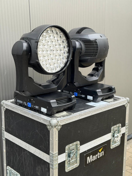 Martin MAC Quantum Wash + Case – LED Moving Wash Fixture