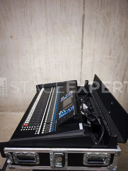 Yamaha LS9-32 Digital Mixing Desk with Flight Case | Used