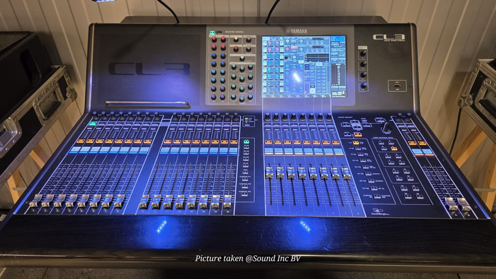 Yamaha CL3 Digital Mixing Console with Case | Stage Experts