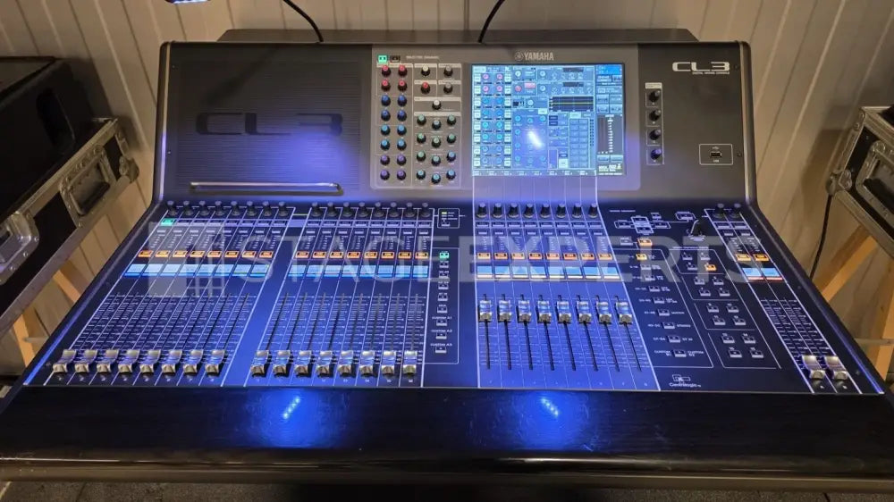 Yamaha CL3 Digital Mixing Console with Case | Stage Experts