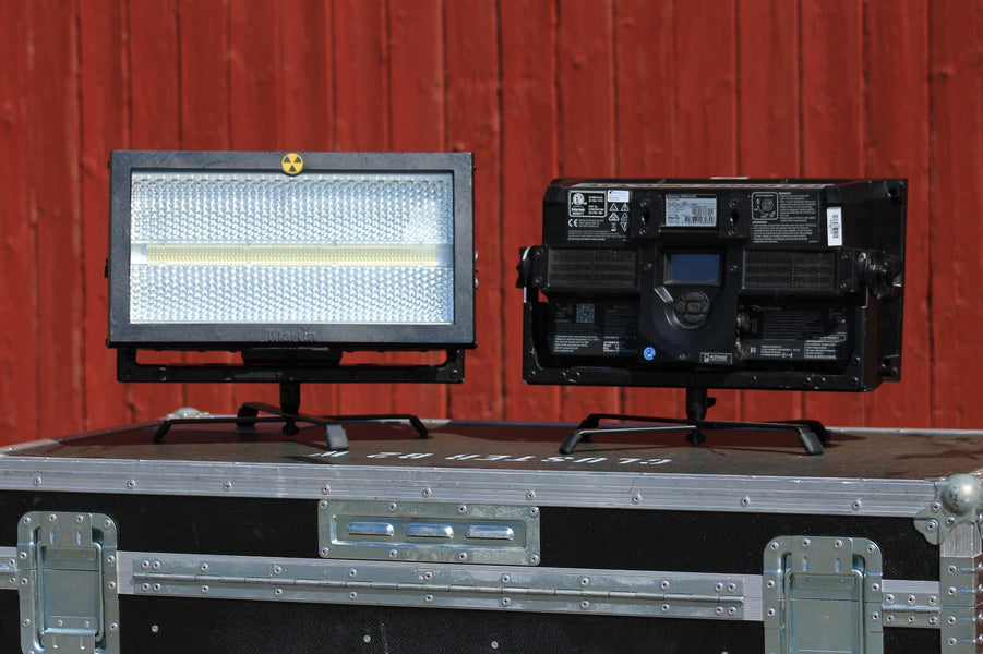 Martin Atomic 3000 LED Strobe, RGB Aura + Thon Case