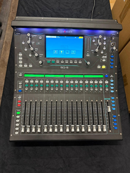Allen & Heath SQ-5 Digital Mixer + Dynamic Trio Bundle