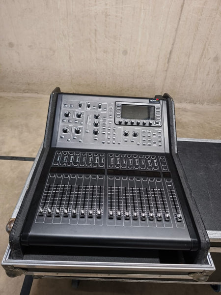 Midas M32R Digital Mixer with DN32-DANTE & Flightcase