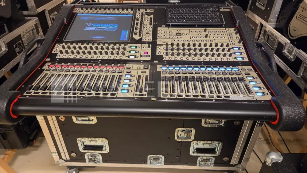 DiGiCo SD8-24 Digital Console (Silver) | Core2 with Case