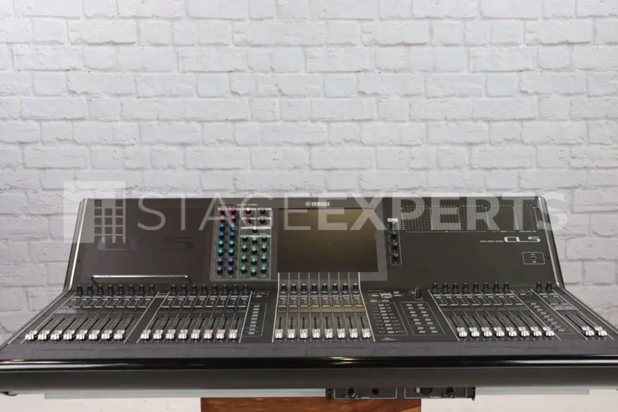 Yamaha CL5 Digital Mixing Console – 72 Mono, 8 Stereo
