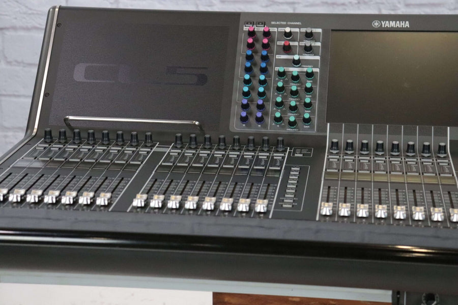Yamaha CL5 Digital Mixing Console – 72 Mono, 8 Stereo