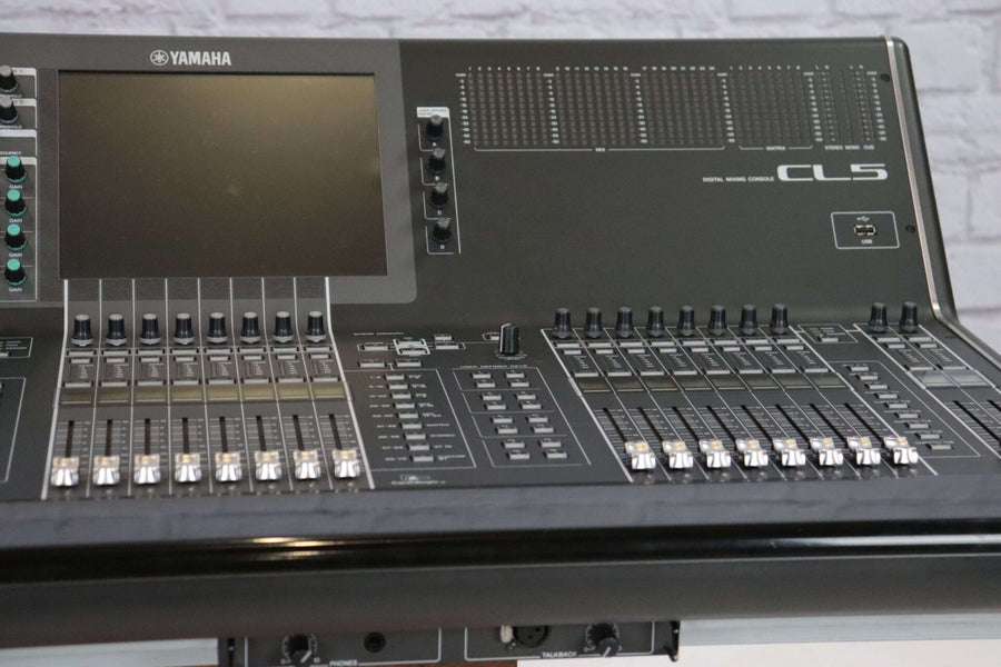 Yamaha CL5 Digital Mixing Console – 72 Mono, 8 Stereo