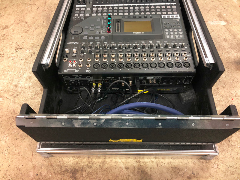 Yamaha 01V96 V2 Digital Mixer with ADAT & Flight Case