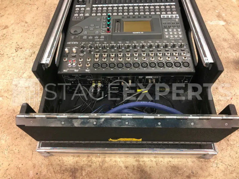 Yamaha 01V96 V2 Digital Mixer with ADAT & Flight Case