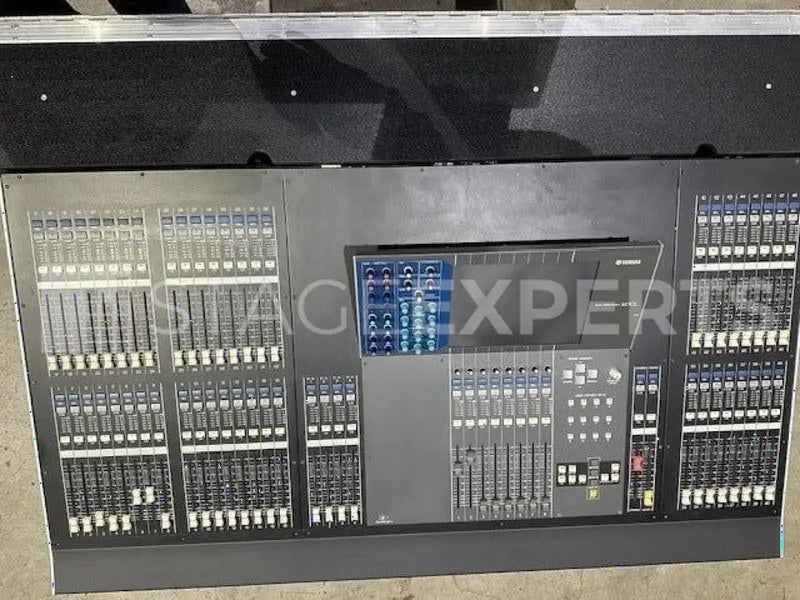 Yamaha M7CL-48 Mixer + 4x SB168-ES | Flightcase & Player