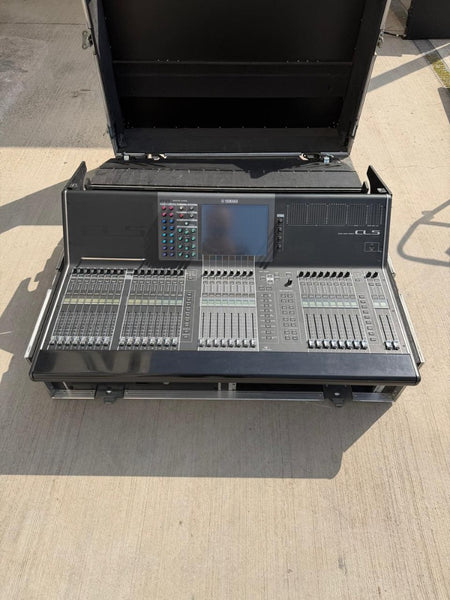 Yamaha CL5 Digital Mixing Console – Touring-Grade Live Mixer