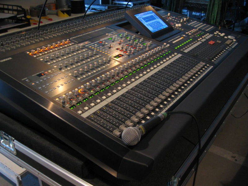 Yamaha PM5D Digital Mixer with PW800 PSUs & Amptown Case