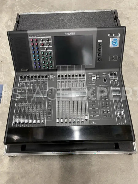 Yamaha CL1 Digital Mixing Console with Case & AD/DA Card