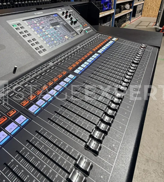 Yamaha QL5 Console