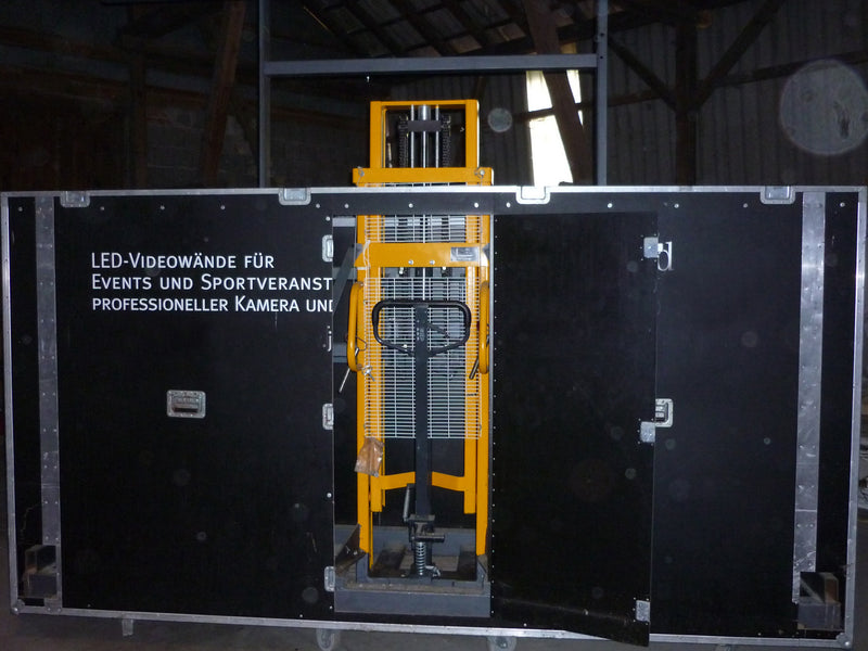 LED Screen Lifting System in Open Flight Case, 4.4m Height