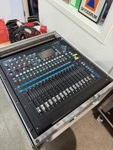 Load image into Gallery viewer, Allen &amp; Heath Qu-16 Digital Mixer with Thomann Flight Case
