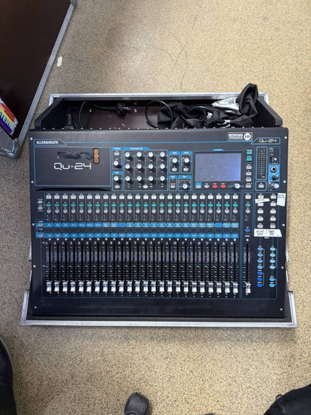 Allen & Heath QU-24 Digital Mixer + Thomann Flight Case