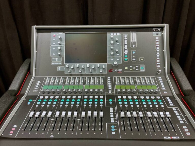 Allen & Heath dLive S3000 Surface with Flip Case & PSU - Bundle