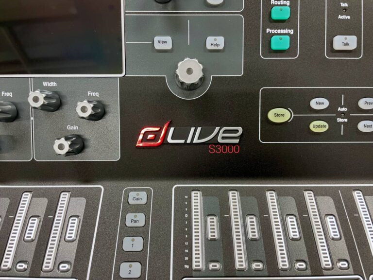 Allen & Heath dLive S3000 Surface with Flip Case & PSU - Bundle