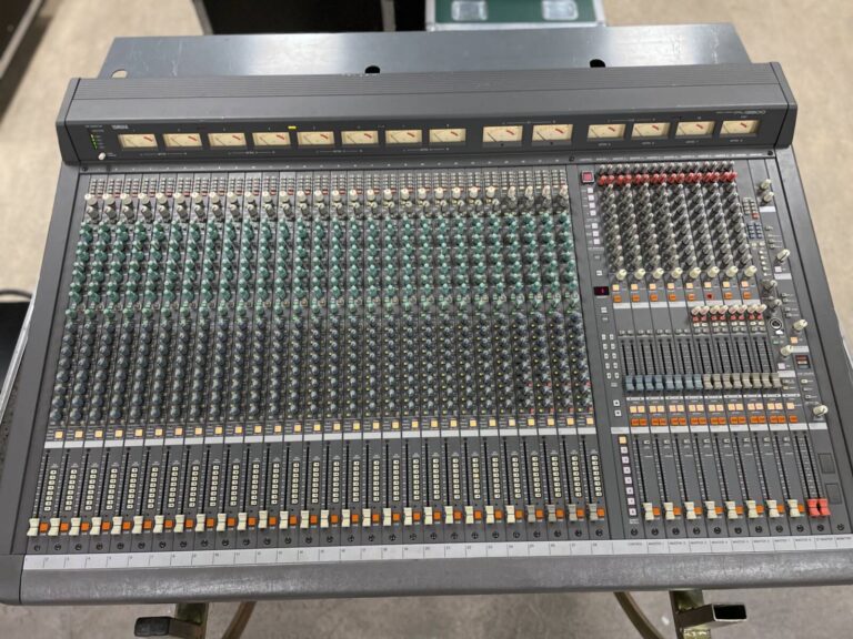 Yamaha PM3500 24+4 Analogue Mixing Console | Stage Experts