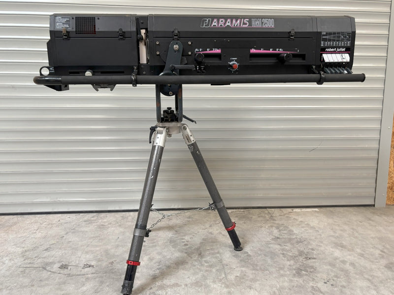 Robert Juliat Aramis 2.5kW HMI Followspot with Case