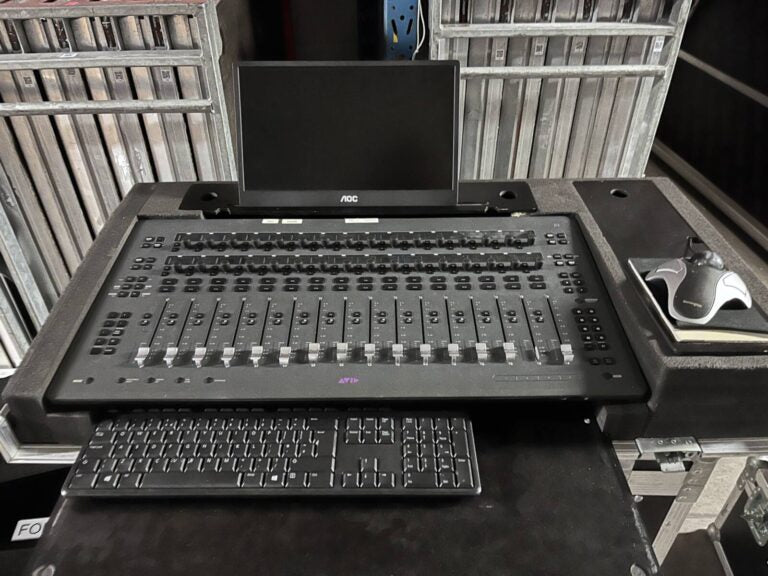 Avid VENUE S3L‑X with 2x Stage 16 & E3 Engine System