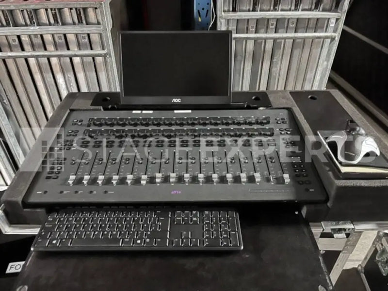Avid VENUE S3L‑X System with E3 Engine & 2x Stage 16