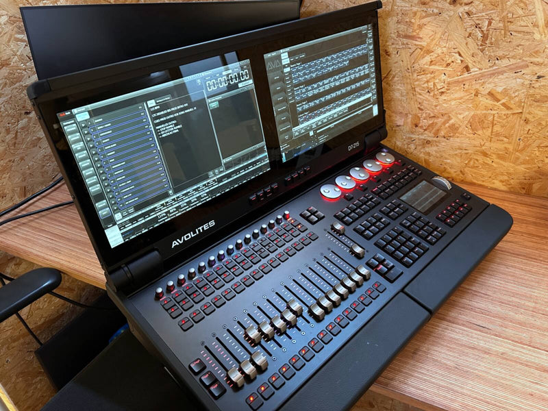 Avolites D7-215 Lighting Console with Peli Air 1615 Case