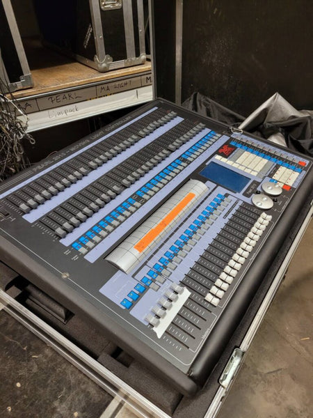Avolites Pearl 2010 Lighting Console with Flight Case | Pro AV