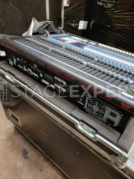 Avolites Pearl 2010 Lighting Console with Flight Case Bundle