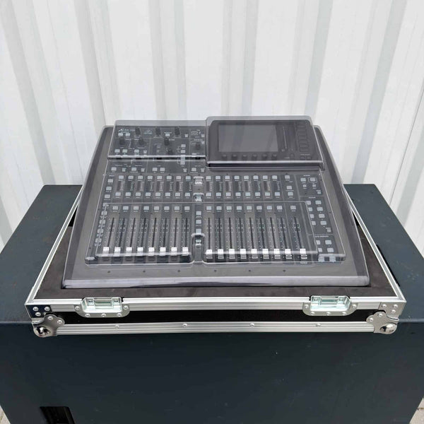 Behringer X32 Compact Digital Mixing Console with Flightcase
