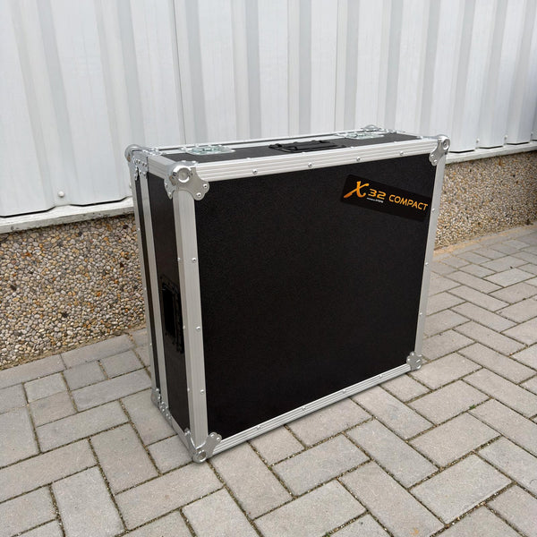 Behringer X32 Compact Digital Mixing Console with Flightcase