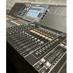 Yamaha CL5 Digital Mixing Console – Without RIO Stagebox
