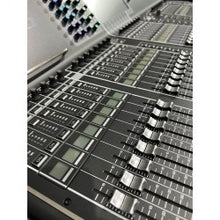 Load image into Gallery viewer, Yamaha CL5 Digital Mixing Console – Without RIO Stagebox
