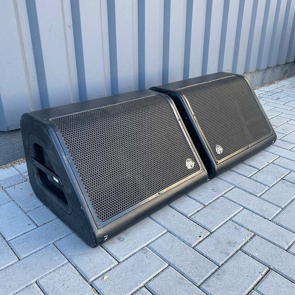 Clair Brothers 12AM Stage Monitors – Pair with Flight Case