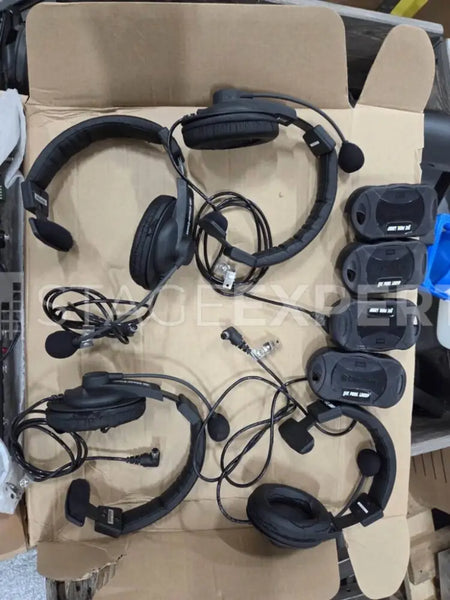 Clear-Com DX-410 4-Beltpack Wireless Intercom System Kit