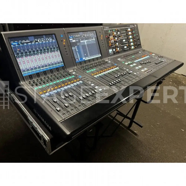 Yamaha RIVAGE PM7 Digital Mixing Console + Flight Case
