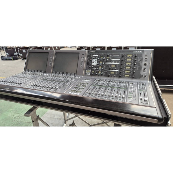 Yamaha RIVAGE PM7 Digital Console with RPIO Stage Rack Bundle