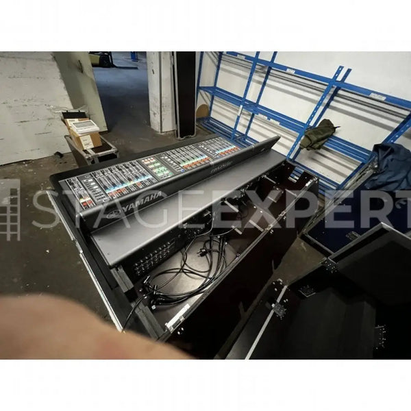 Yamaha RIVAGE PM7 Digital Mixing Console + Flight Case