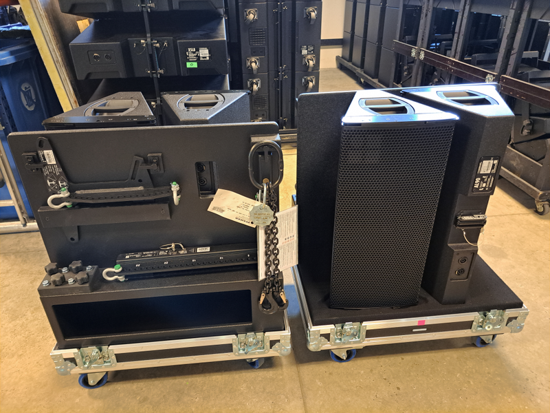 d&b audiotechnik AL90 Set – 2 Line Array Loudspeakers + Case