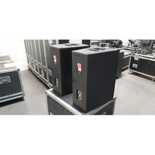 Load image into Gallery viewer, d&amp;b audiotechnik Q7 Loudspeakers – Pair in Case | Stage Experts
