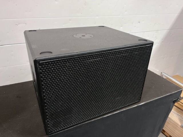 d&b audiotechnik E12X Subwoofer (NLT4), 1 Piece – Compact 12"
