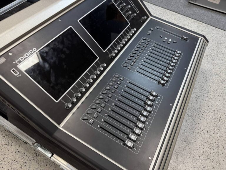 DiGiCo S21 Digital Mixer – Demo with Case & DMI‑MADI‑C