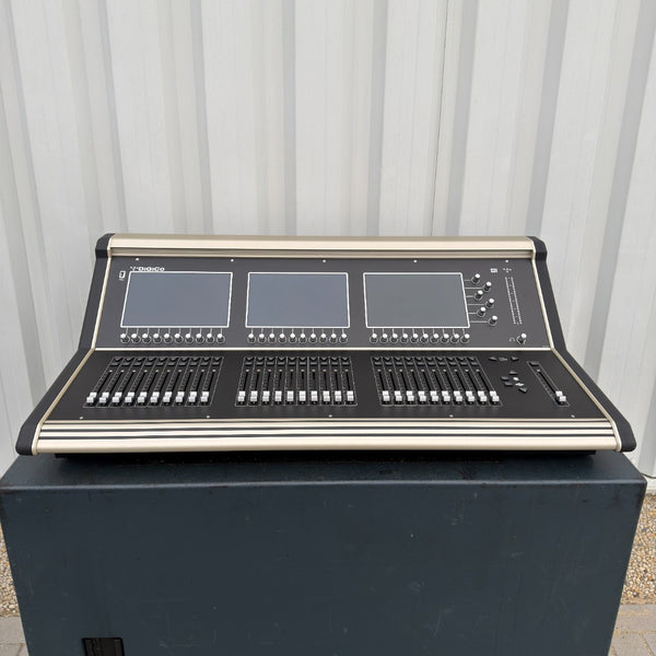 DiGiCo S31+ with D-Rack 32/8 & DMI-MADI | Digital Mixer