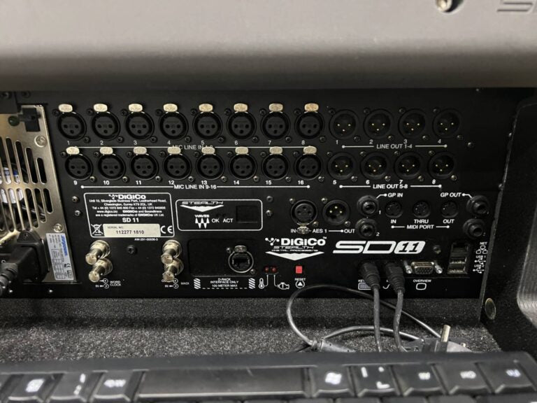 DiGiCo SD11i Digital Mixing Console with Flight Case – Tour Ready