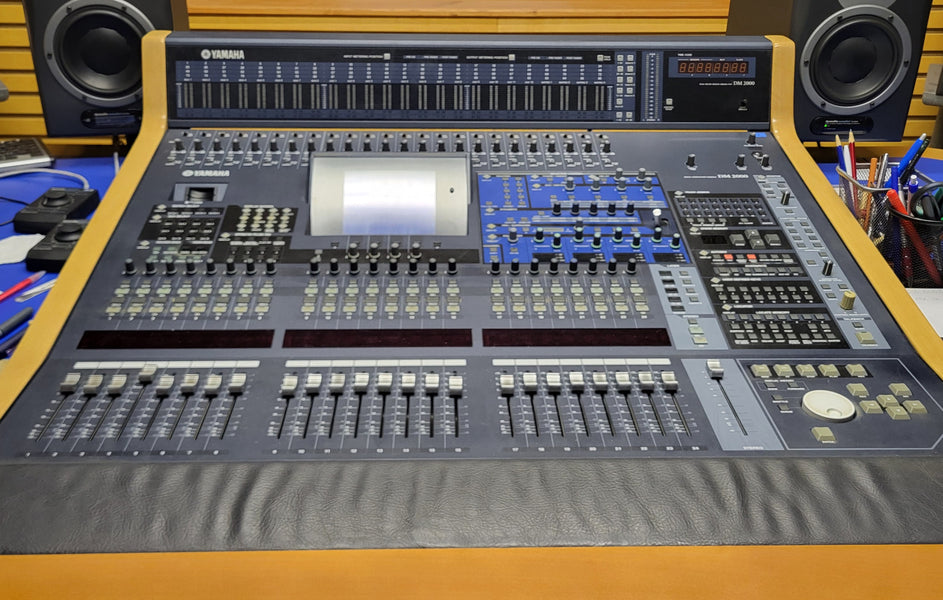 Yamaha DM2000 Digital Mixing Desk – Studio & Live Console